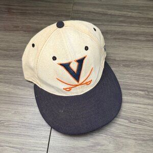 University of Virginia Cavaliers Men's Snapback Hat Cream Navy Fair Condition